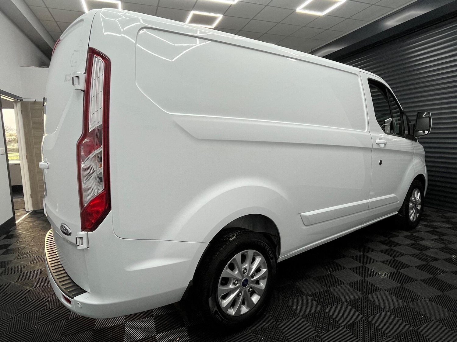Used Ford Transit Custom for sale - 76996387: Photo 4