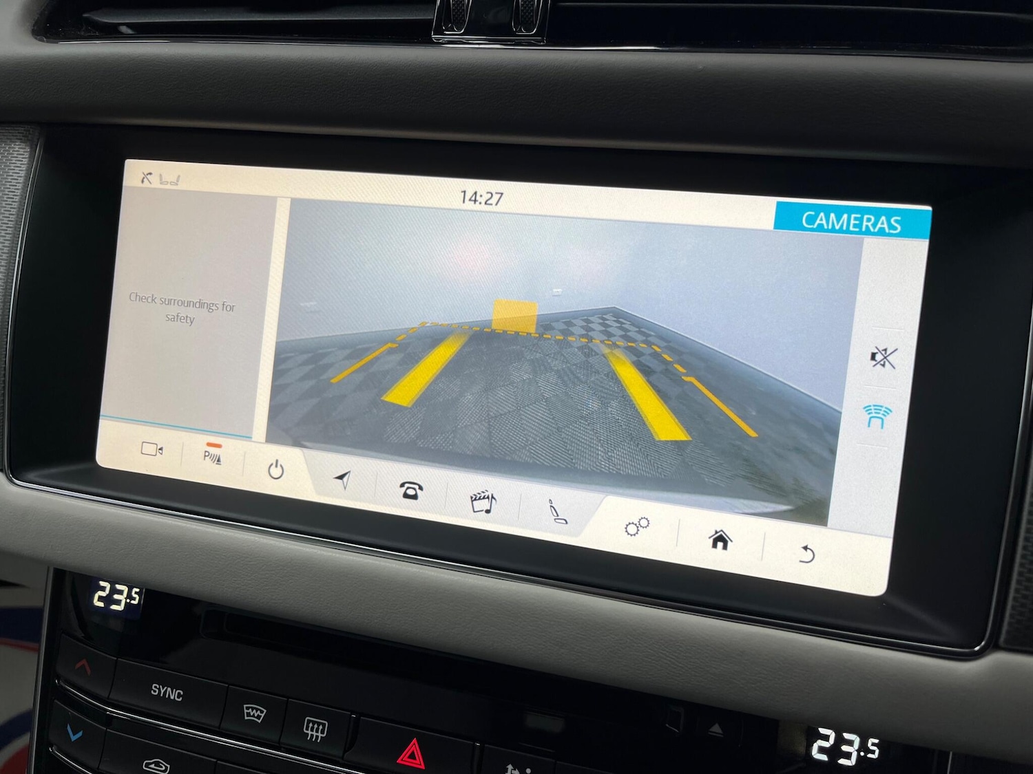 Used Jaguar XF 2018 for sale - 77067104: Photo 13