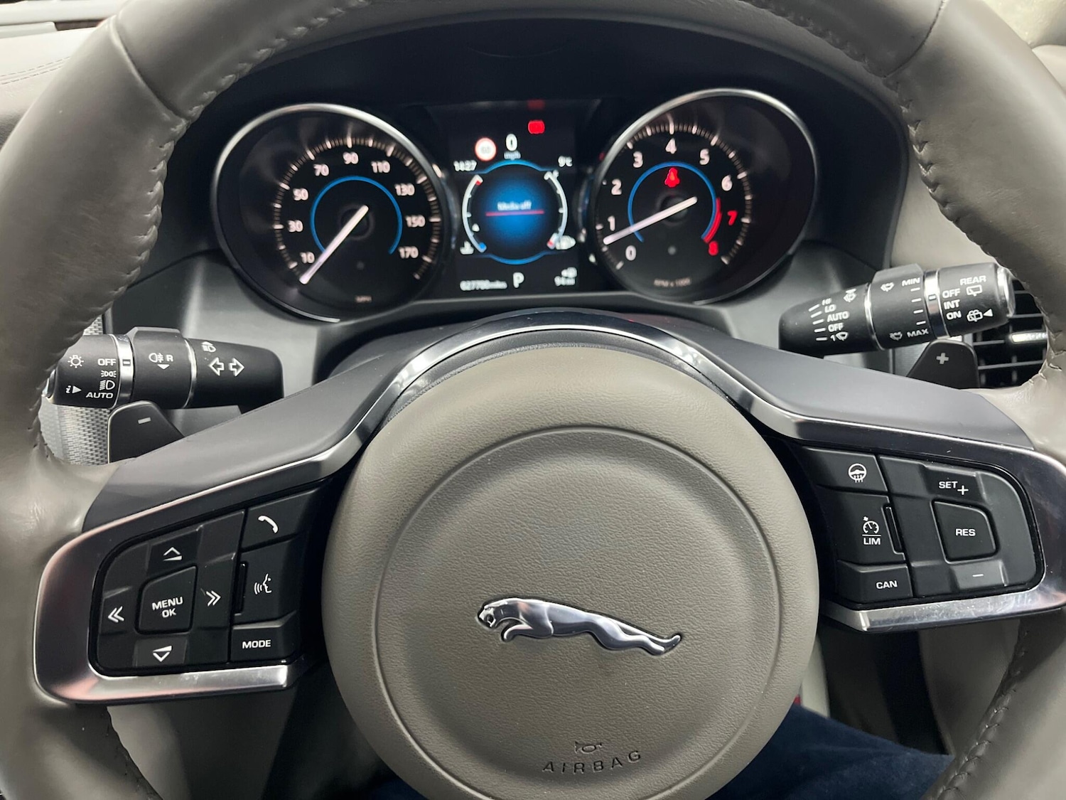 Used Jaguar XF 2018 for sale - 77067104: Photo 16