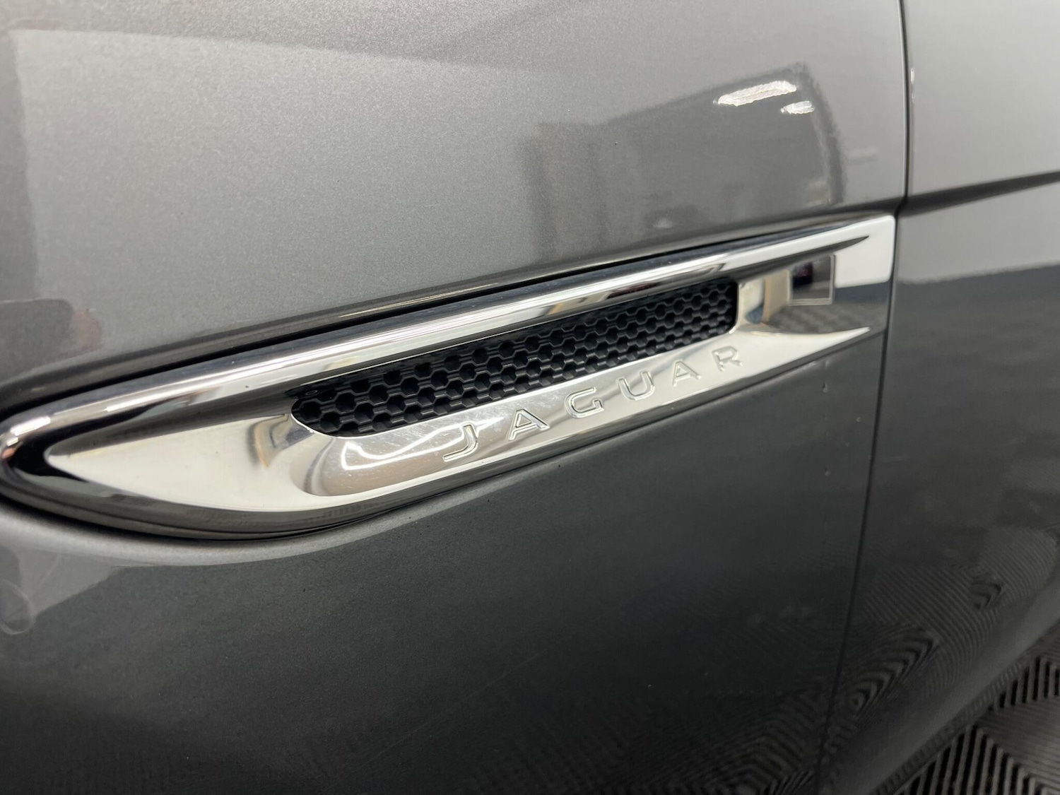 Used Jaguar XF 2018 for sale - 77067104: Photo 19