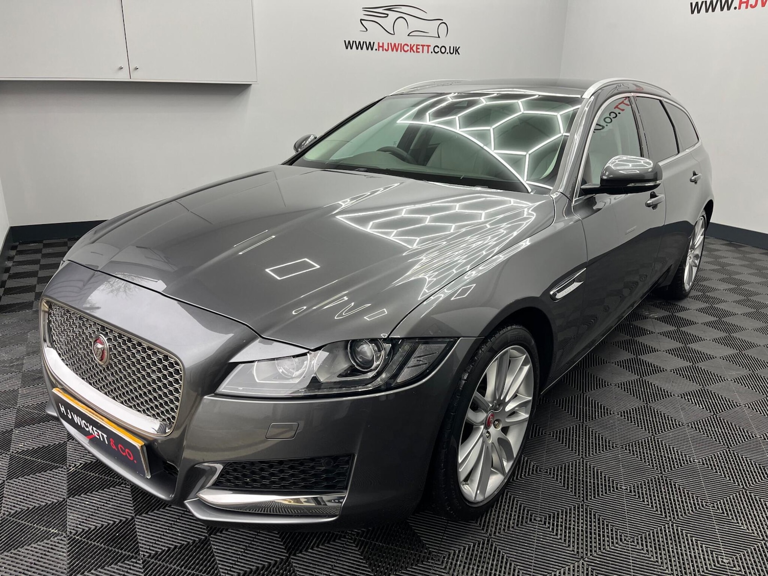 Used Jaguar XF 2018 for sale - 77067104: Photo 2