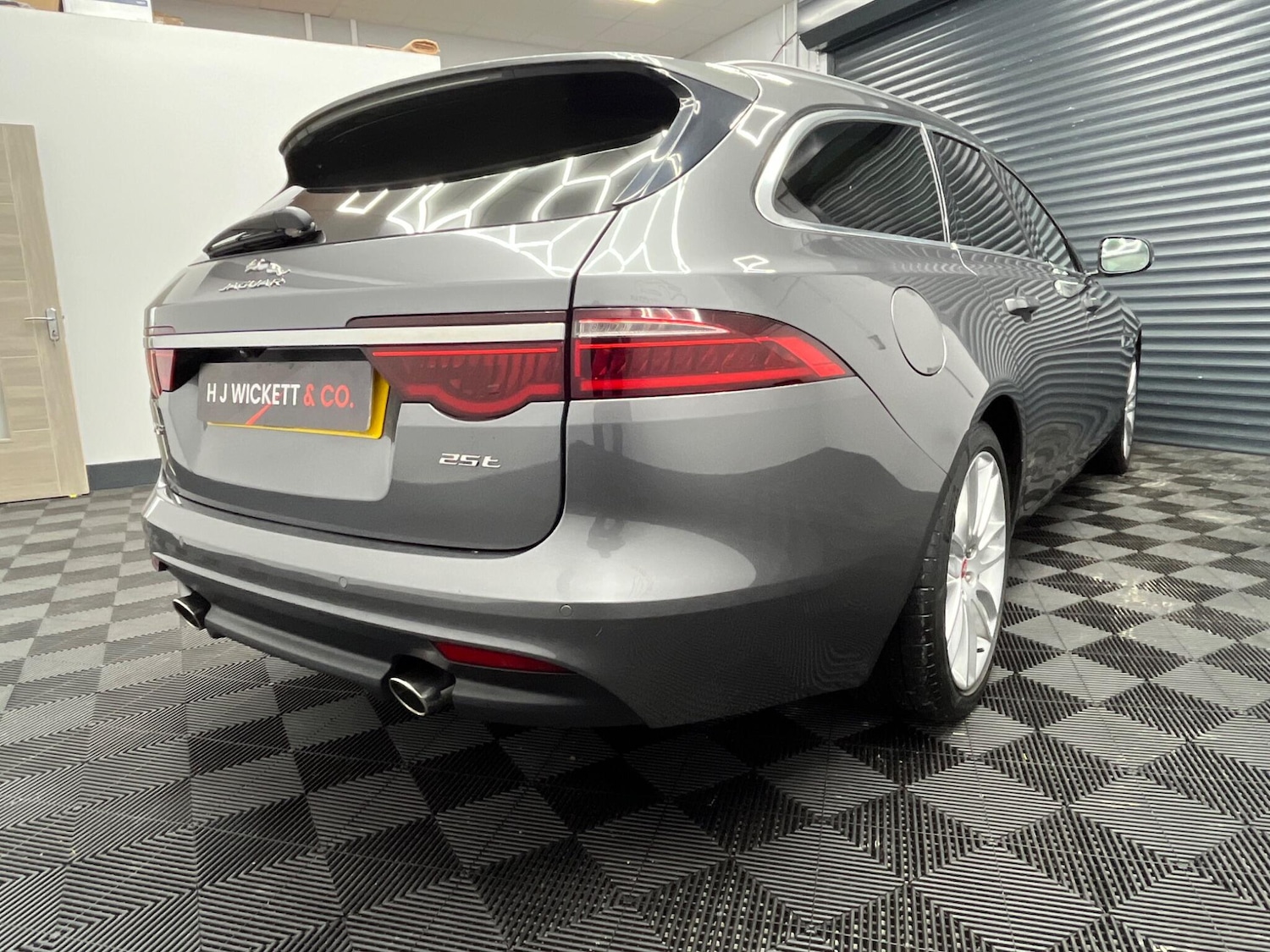 Used Jaguar XF 2018 for sale - 77067104: Photo 21