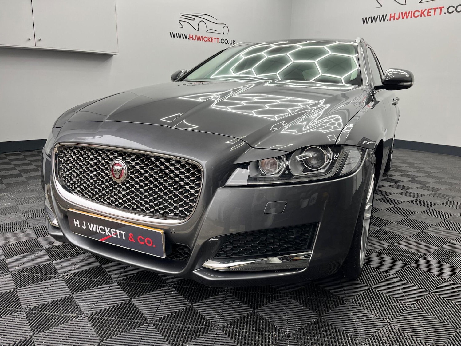 Used Jaguar XF 2018 for sale - 77067104: Photo 6