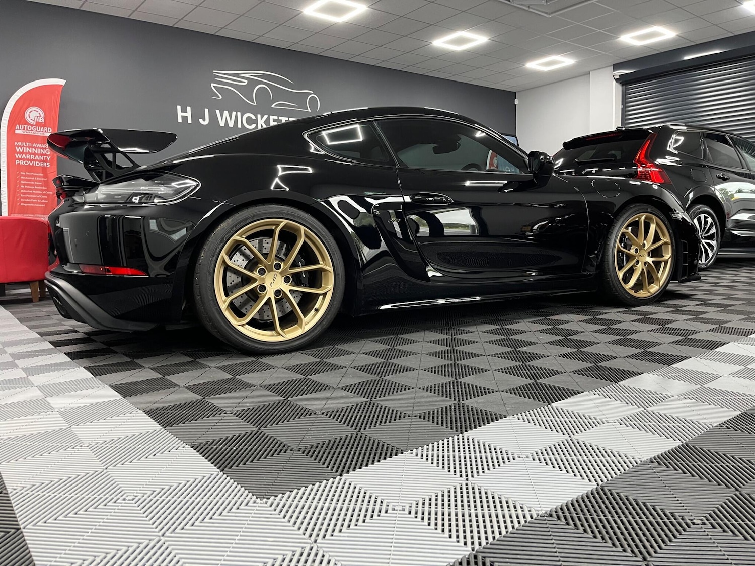 Used Porsche Cayman 2020 for sale - 76865123: Photo 1