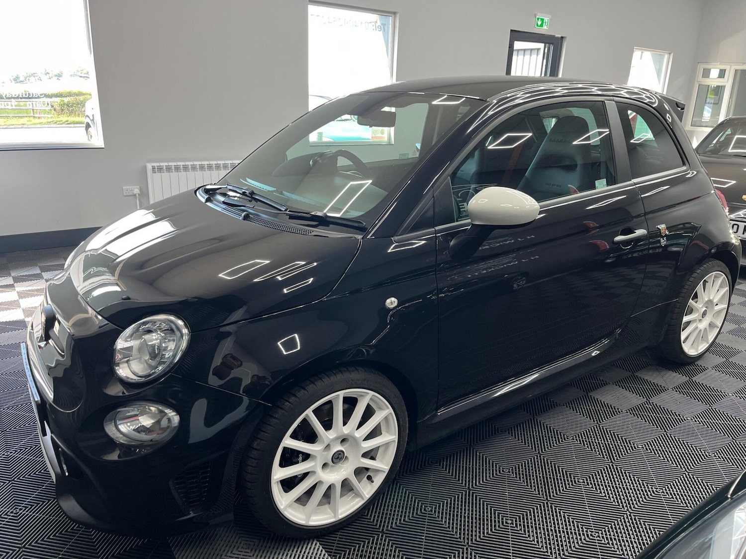 Used Abarth 695 2021 for sale - 76084095: Photo 1