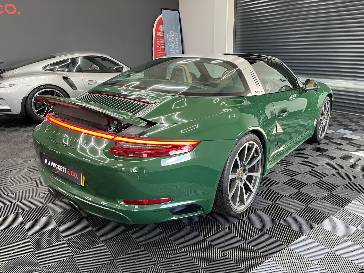 Used Porsche 911 2018 for sale - 77892481: Photo 11