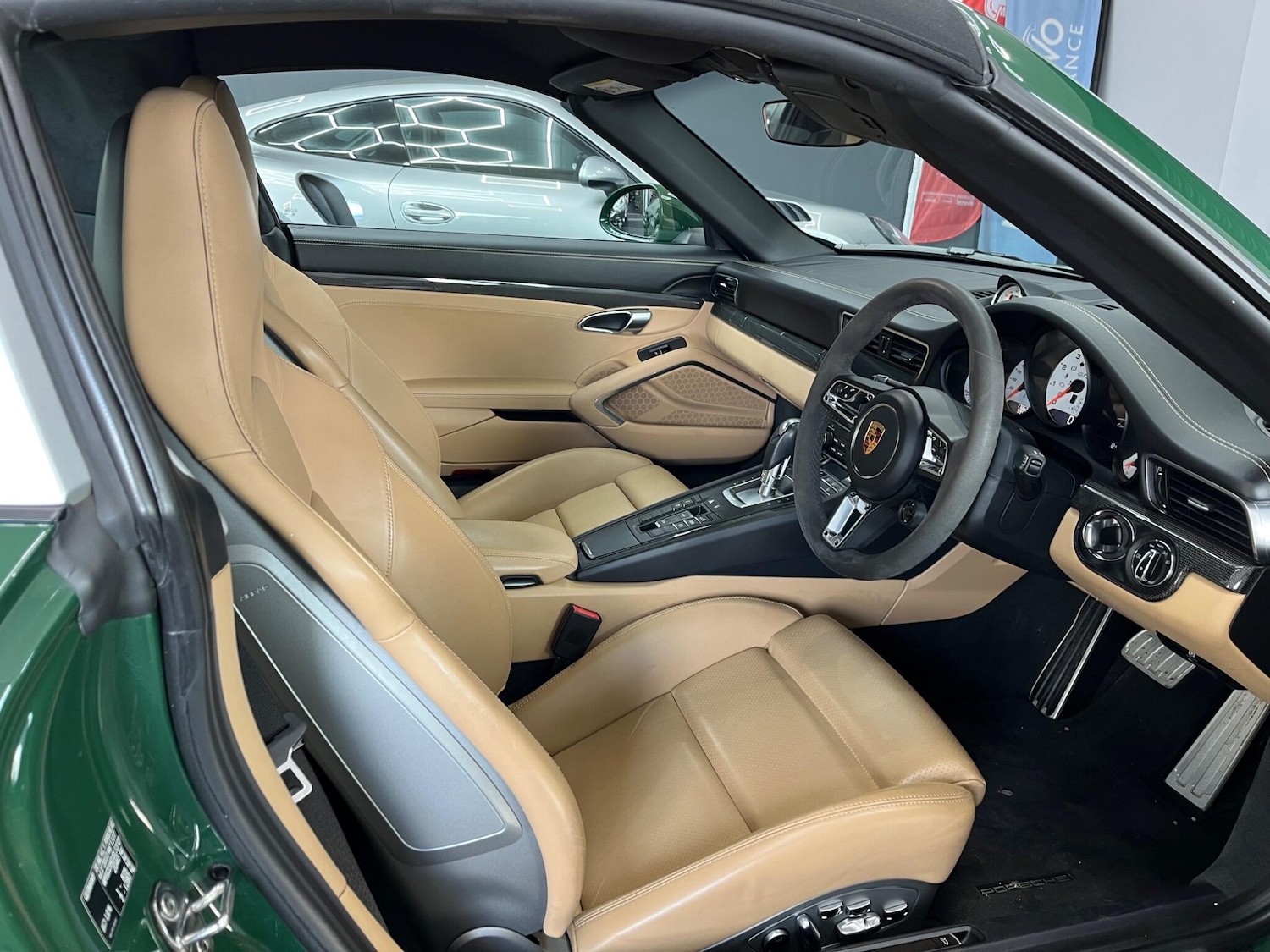 Used Porsche 911 2018 for sale - 77892481: Photo 13