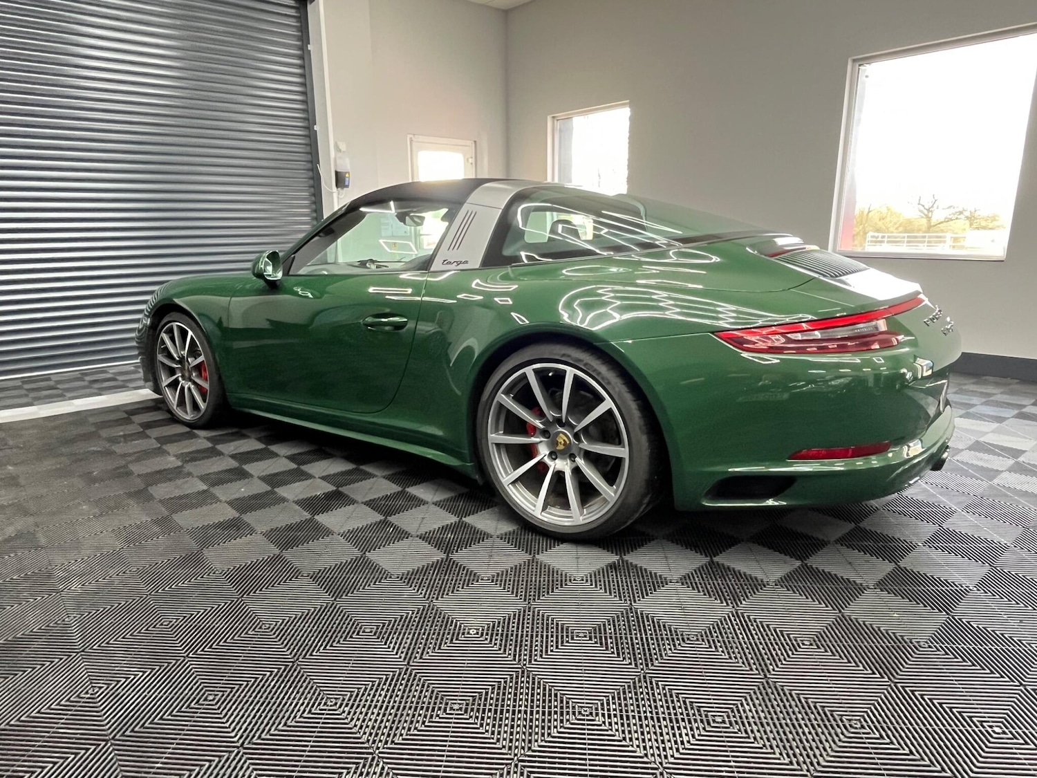 Used Porsche 911 2018 for sale - 77892481: Photo 3