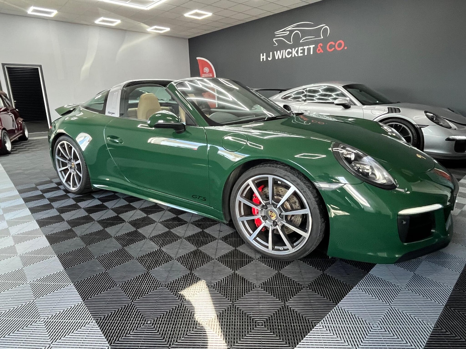 Used Porsche 911 2018 for sale - 77892481: Photo 6