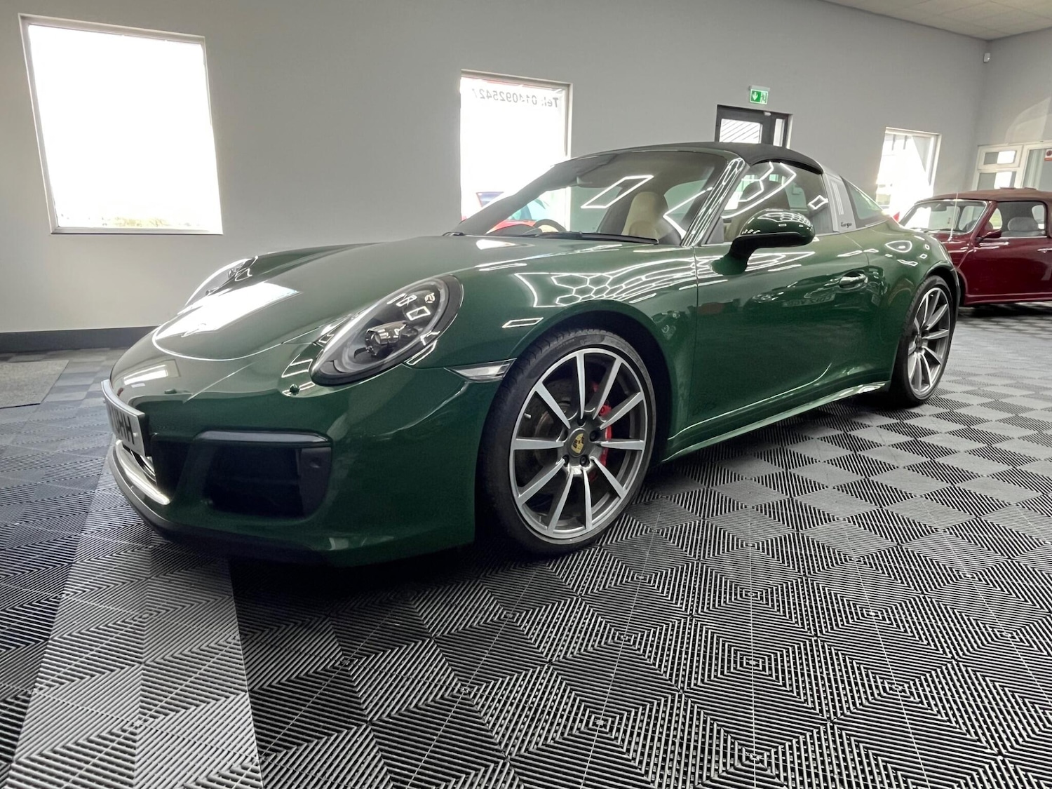 Used Porsche 911 2018 for sale - 77892481: Photo 8