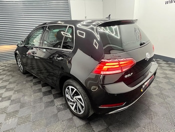 Used Volkswagen Golf 2019 for sale - 78676561: Photo