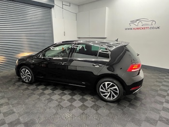 Used Volkswagen Golf 2019 for sale - 78676561: Photo