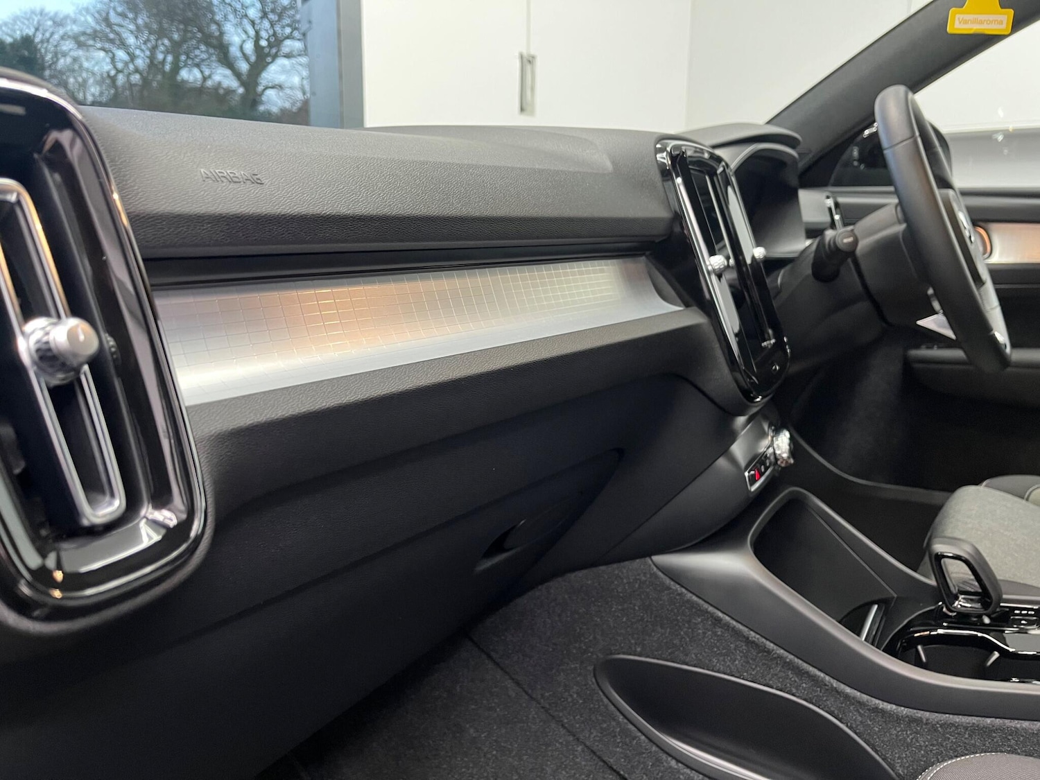 Used Volvo XC40 2023 for sale - 77658465: Photo 11