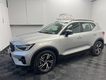 (73) - 2.0 B3 MHEV Plus Dark DCT Auto Euro 6 (s/s) 5dr