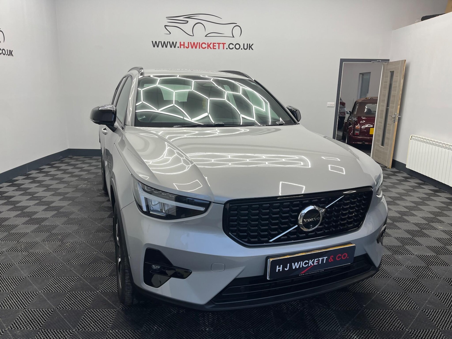 Used Volvo XC40 2023 for sale - 77658465: Photo 3