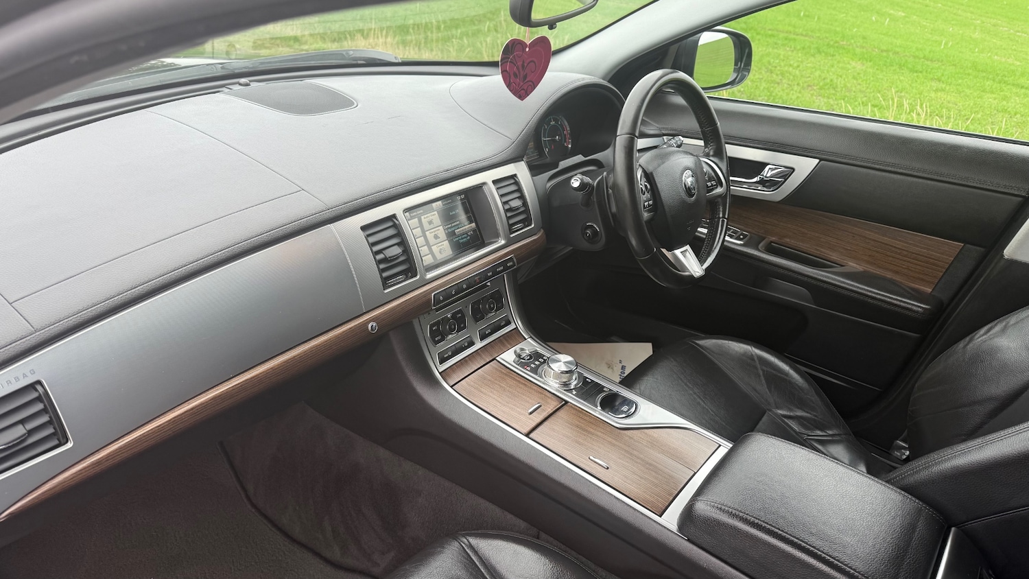 Used Jaguar XF 2014 for sale - 76553775: Photo 10