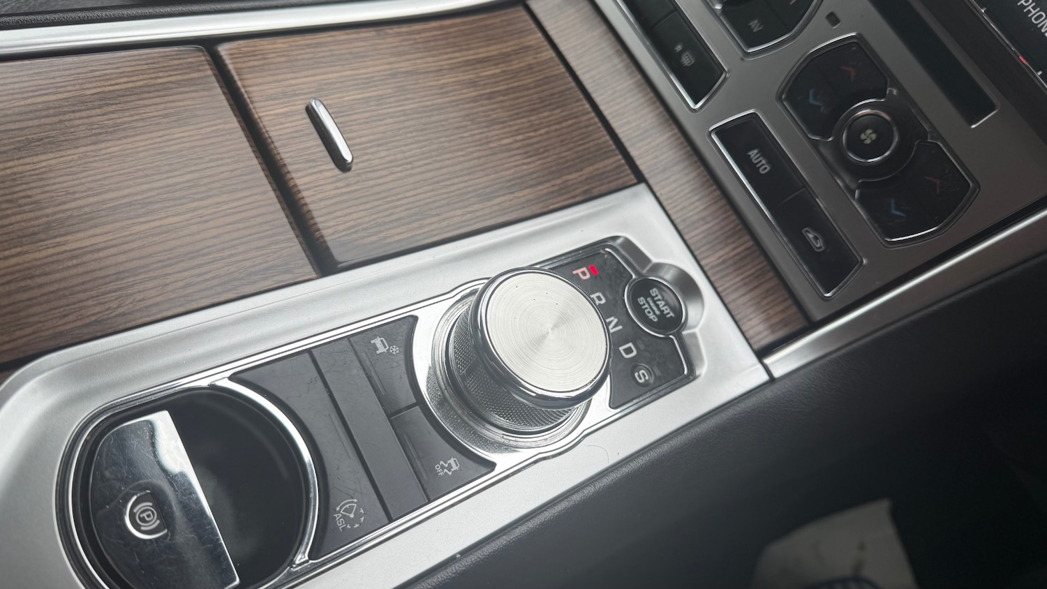 Used Jaguar XF 2014 for sale - 76553775: Photo 18