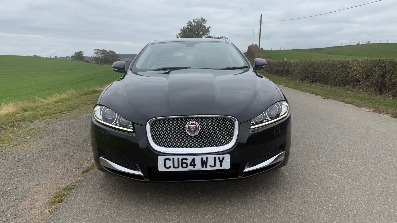 Used Jaguar XF 2014 for sale - 76553775: Photo 2
