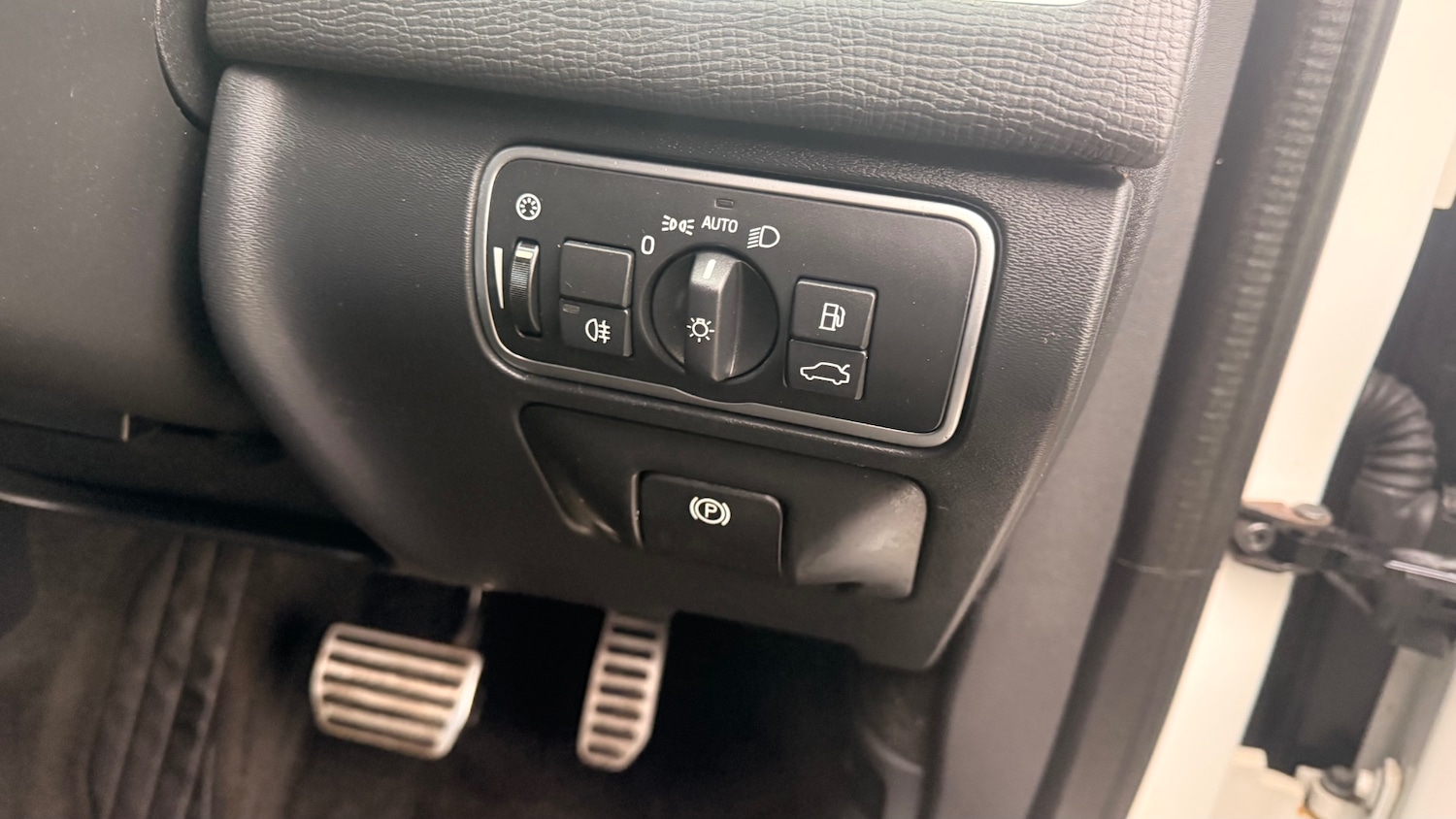 Used Volvo XC60 2017 for sale - 77062338: Photo 17