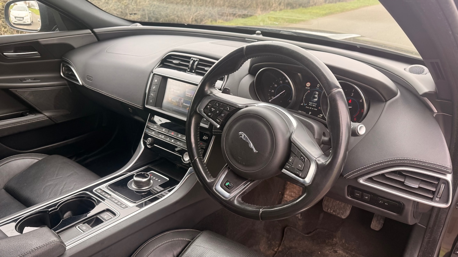 Used Jaguar XE 2017 for sale - 77742557: Photo 10