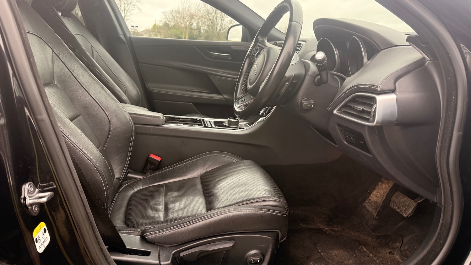 Used Jaguar XE 2017 for sale - 77742557: Photo 11