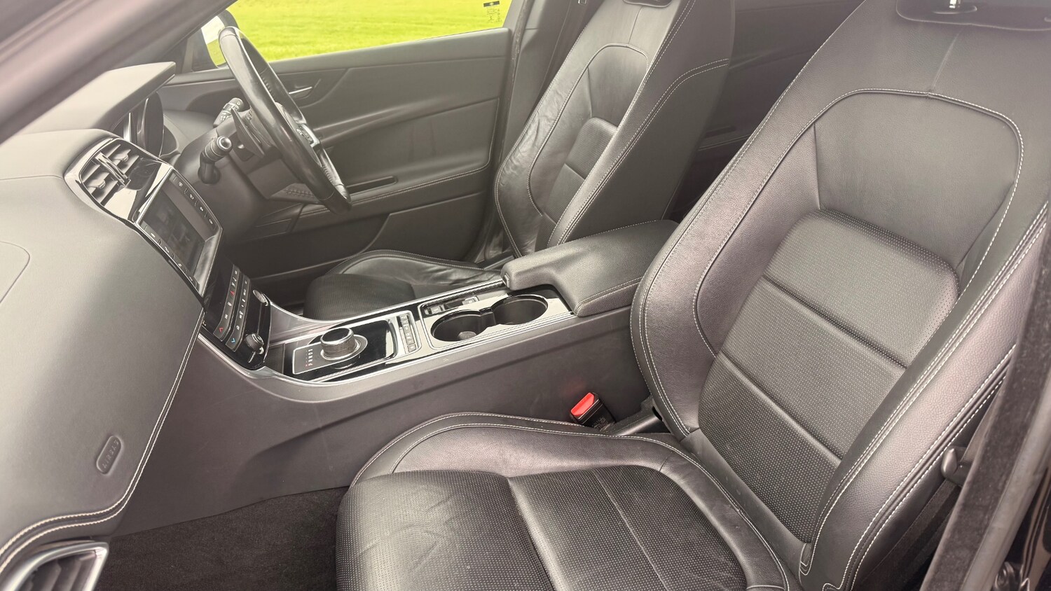 Used Jaguar XE 2017 for sale - 77742557: Photo 12