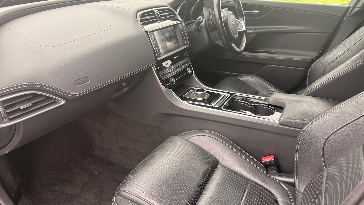 Used Jaguar XE 2017 for sale - 77742557: Photo 13