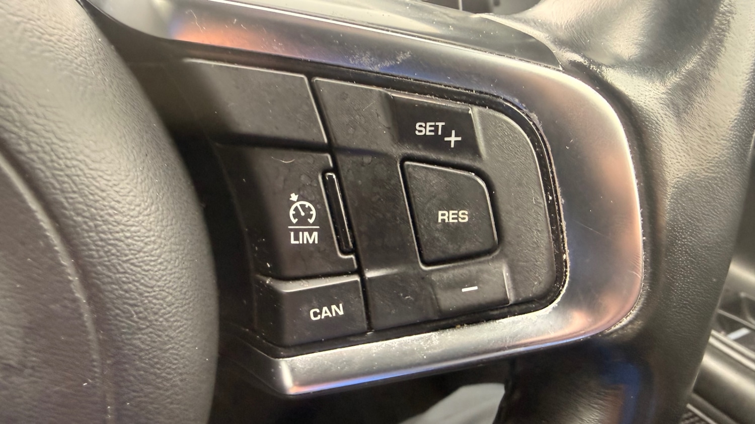 Used Jaguar XE 2017 for sale - 77742557: Photo 28