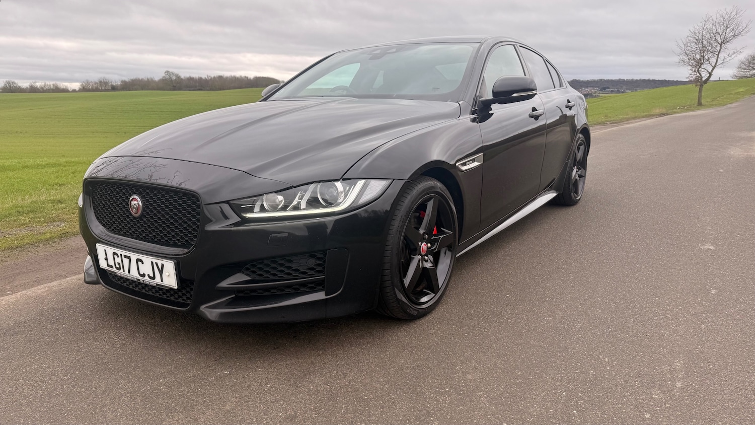 Used Jaguar XE 2017 for sale - 77742557: Photo 3