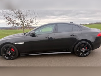 Used Jaguar XE 2017 for sale - 77742557: Photo