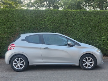 Used Peugeot 208 2014 for sale - 78977208: Photo