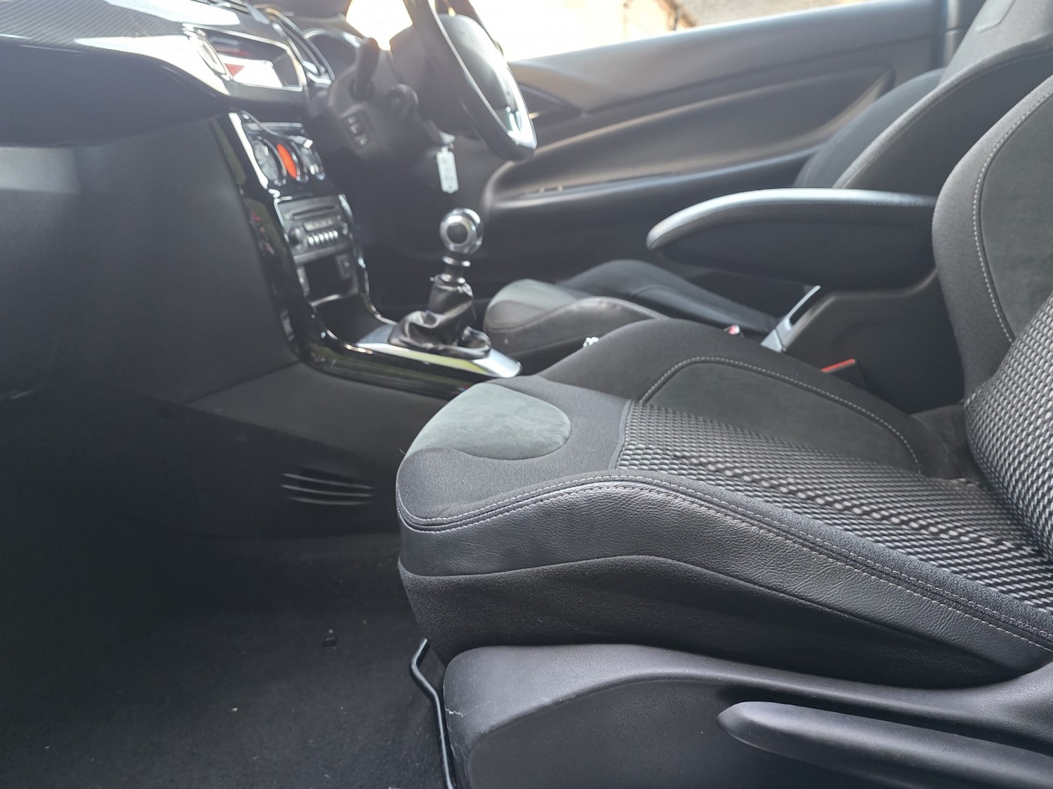 Used Citroen DS3 2015 for sale - 76725686: Photo 18