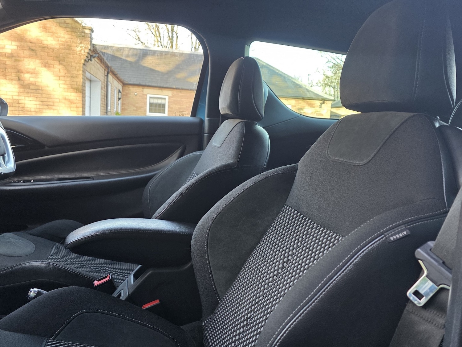 Used Citroen DS3 2015 for sale - 76725686: Photo 19