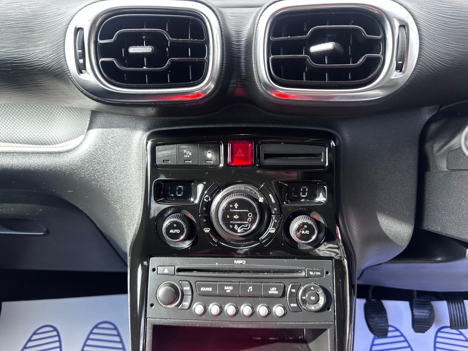 Vehicle 29