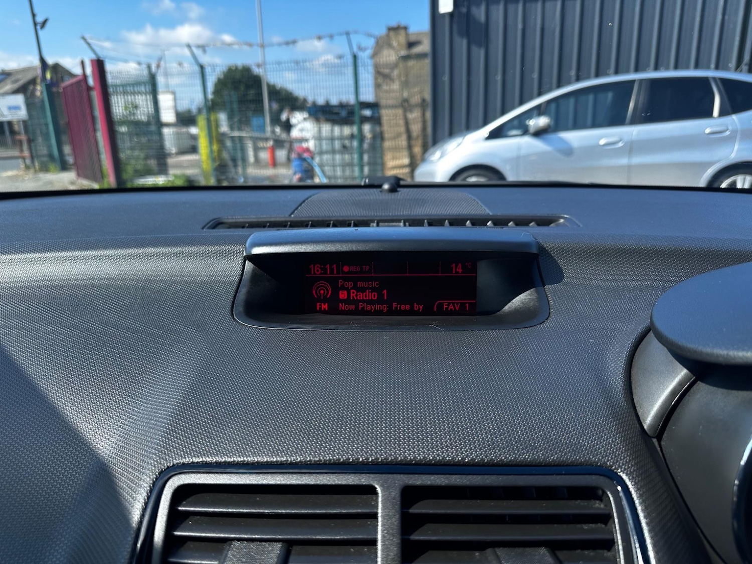 Used Vauxhall Meriva 2016 for sale - 77120861: Photo 28