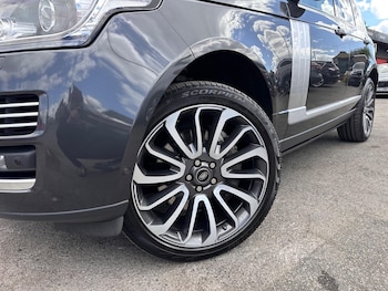 Used Land Rover Range Rover 2017 for sale - 79395846: Photo