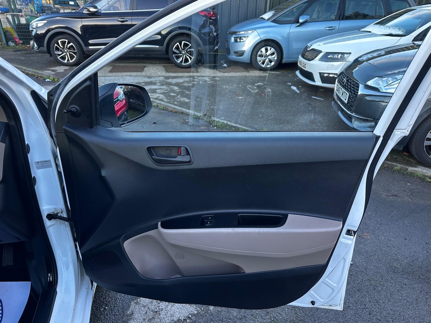 Used Hyundai i10 2014 for sale - 76620019: Photo 12