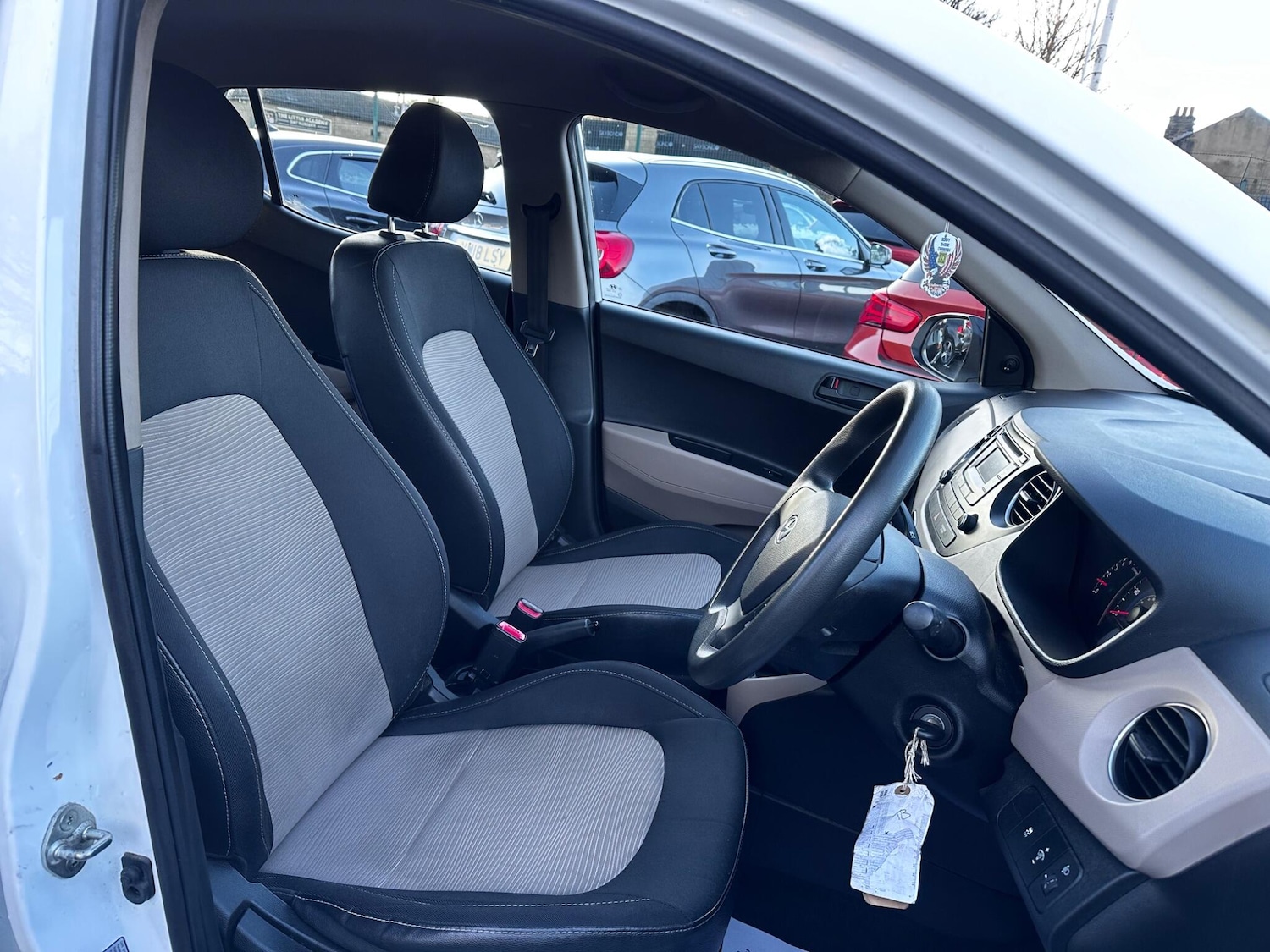 Used Hyundai i10 2014 for sale - 76620019: Photo 14