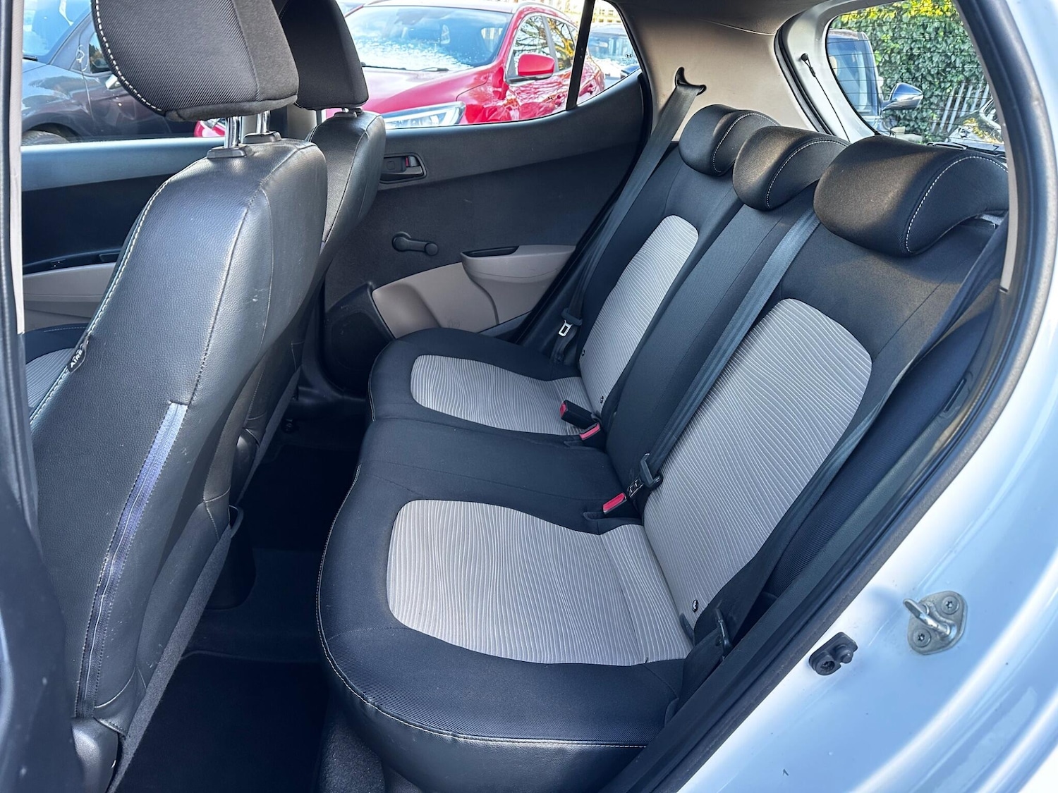 Used Hyundai i10 2014 for sale - 76620019: Photo 19