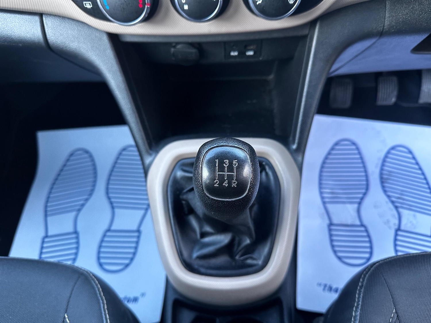 Used Hyundai i10 2014 for sale - 76620019: Photo 28