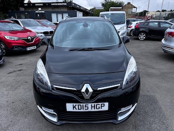 Used Renault Grand Scenic 2015 for sale - 75904613: Photo