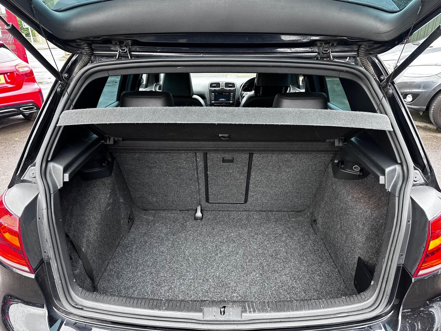 Used Volkswagen Golf 2010 for sale - 76175272: Photo 14