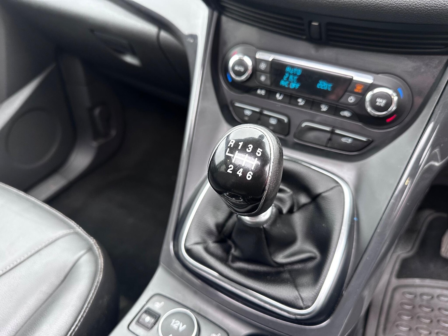 Used Ford Kuga 2014 for sale - 76122467: Photo 42