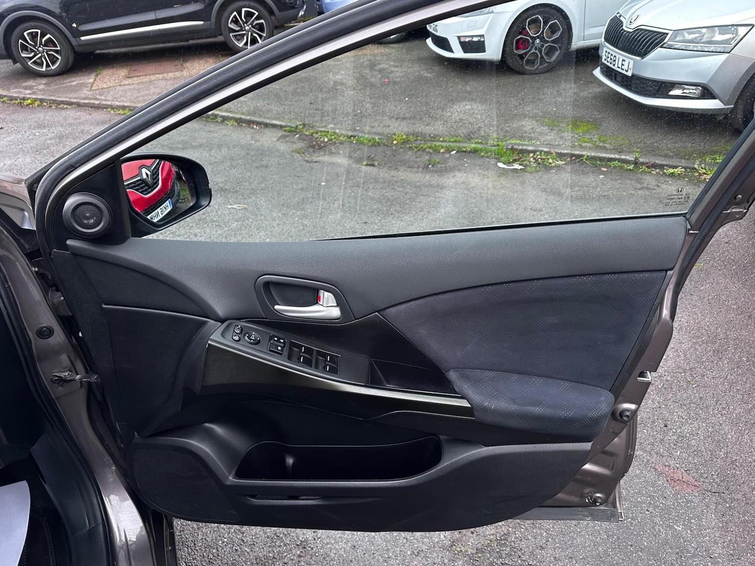 Used Honda Civic 2013 for sale - 76728702: Photo 11