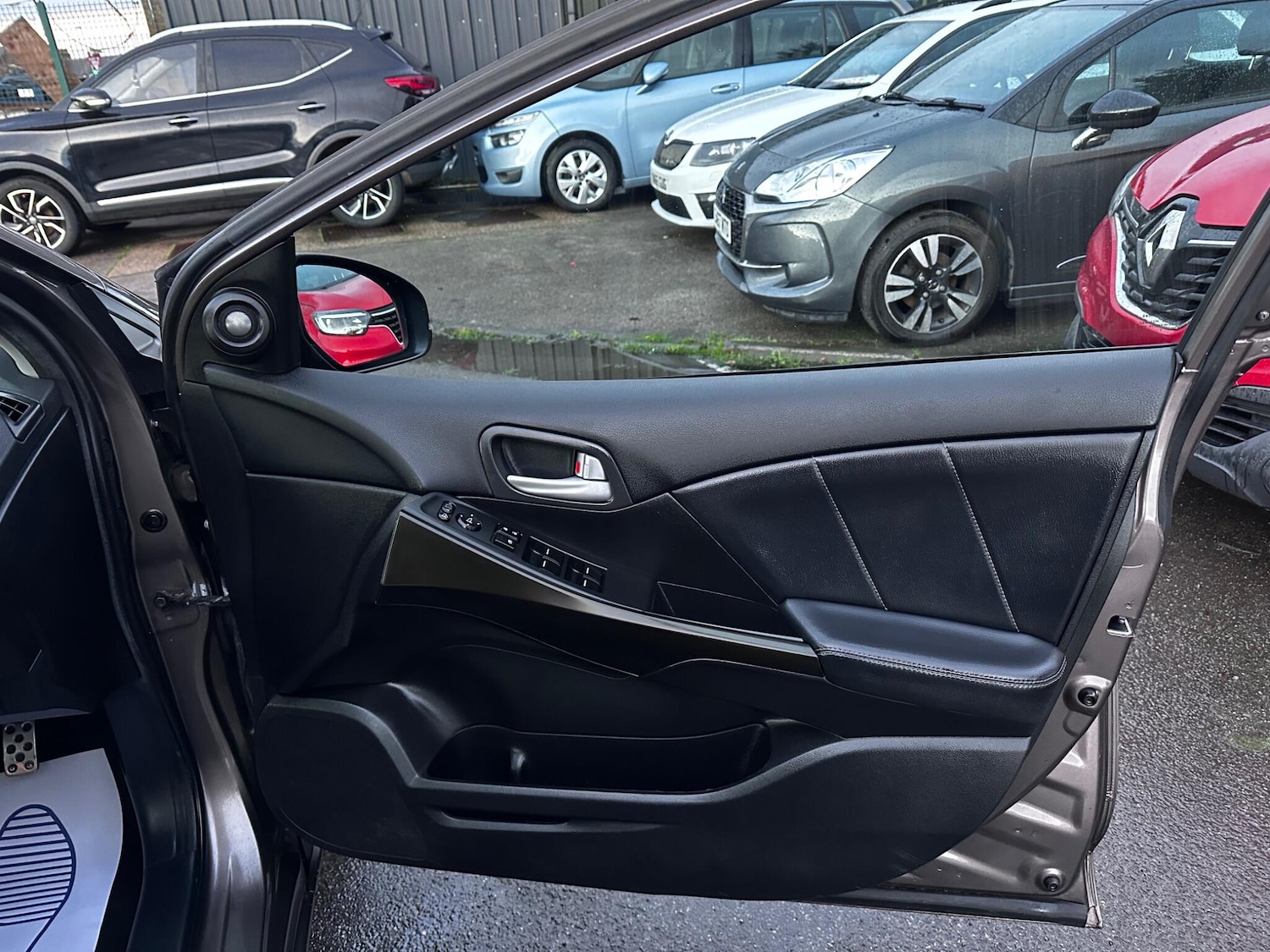 Used Honda Civic 2012 for sale - 76620320: Photo 13