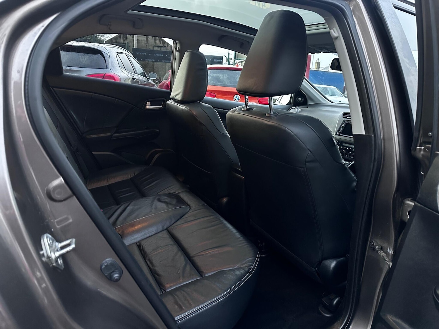 Used Honda Civic 2012 for sale - 76620320: Photo 19