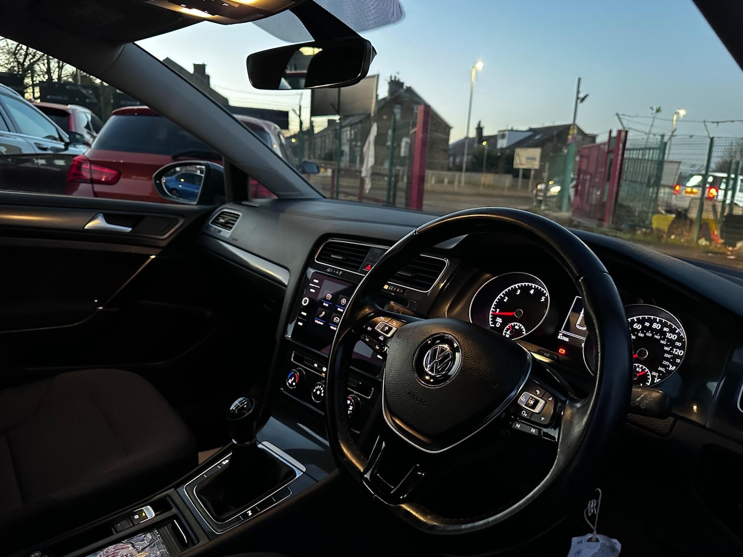 Used Volkswagen Golf 2017 for sale - 77598534: Photo 16