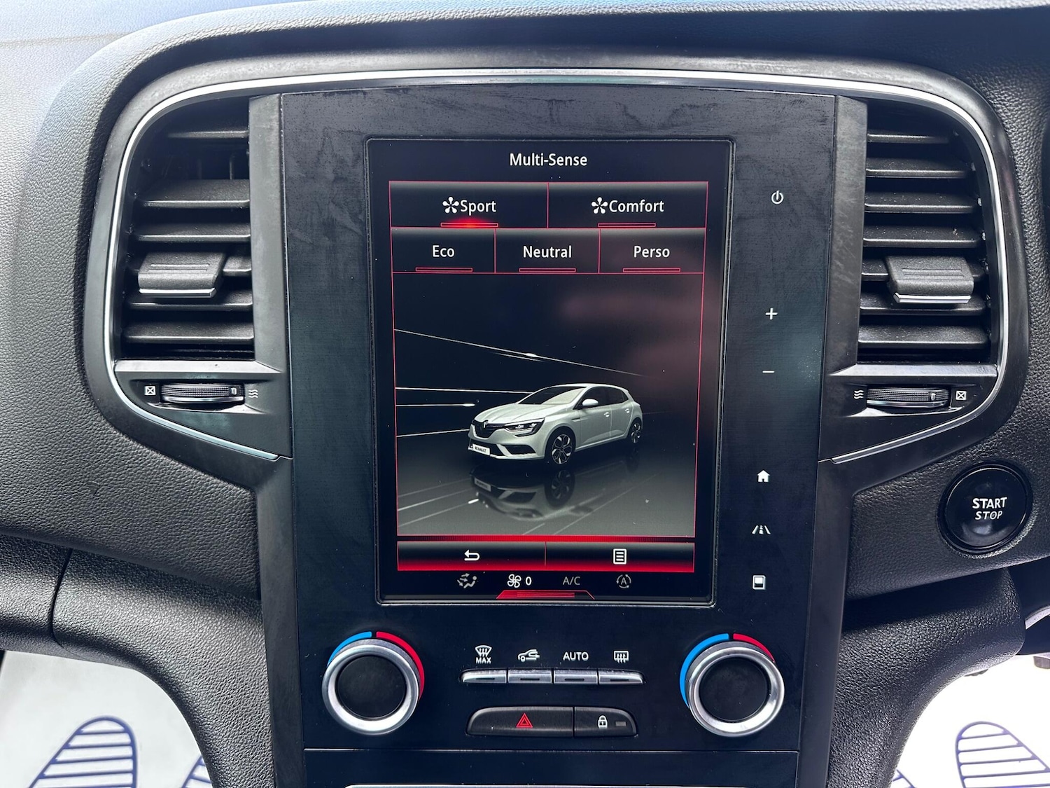 Used Renault Megane 2017 for sale - 77054138: Photo 27