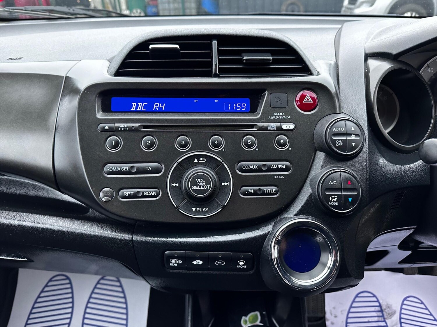 Used Honda Jazz 2012 for sale - 77455563: Photo 27