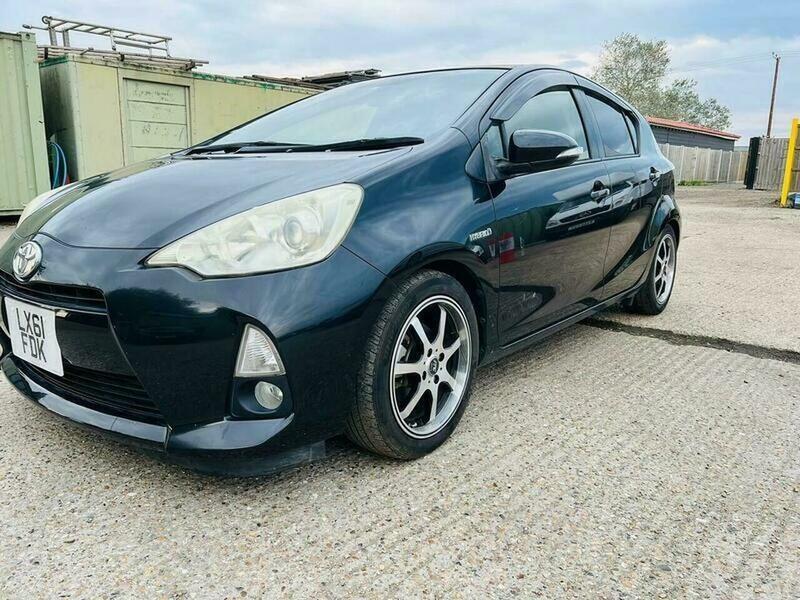 Used Toyota Aqua 2024 for sale - 76371015: Photo 6